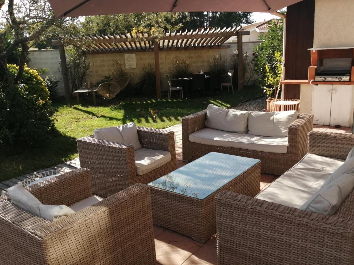 Maison Familiale En Bois Avec Piscine, Proche Du Bassin กูฌ็อง-เมสทราส ภายนอก รูปภาพ